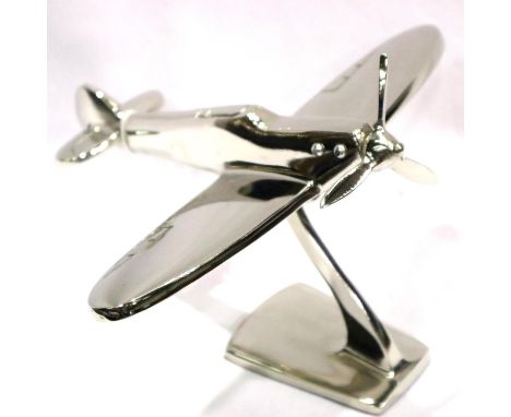 Chrome Spitfire on stand, L: 19 cm. P&amp;P Group 2 (£18+VAT for the first lot and £3+VAT for subsequent lots) 