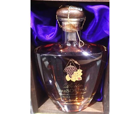 Wooden cased 70cl bottle of 1993 Berta Tresolitaire Grappa. P&amp;P Group 2 (£18+VAT for the first lot and £3+VAT for subsequ