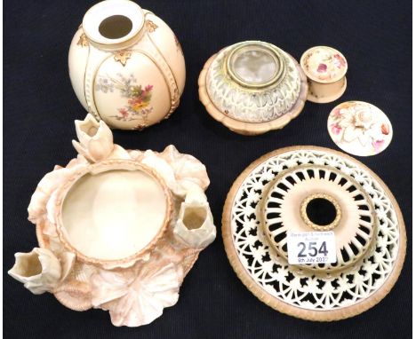 Six pieces of Royal Worcester blush ivory  ceramics. P&amp;P Group 3 (£25+VAT for the first lot and £5+VAT for subsequent lot