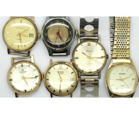 Six vintage gents mechanical wristwatches including Record, all working at lotting. P&amp;P Group 1 (£14+VAT for the first lo