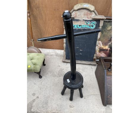 A VINTAGE WOODEN DOLLY POSSER 