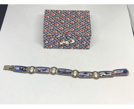 AN ANTIQUE NORWEGIAN MARKED 925 SILVER AND ENAMEL BRACELET WITH A PRESENTATION BOX 