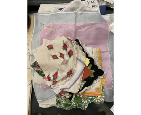 TWENTY FIVE VINTAGE HANKERCHIEFS 