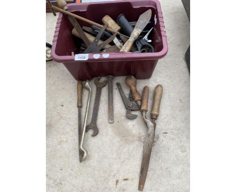 AN ASSORTMENT OF HAND TOOLS TO INCLUDE TROWELS, FILES AND SPANNERS ETC 