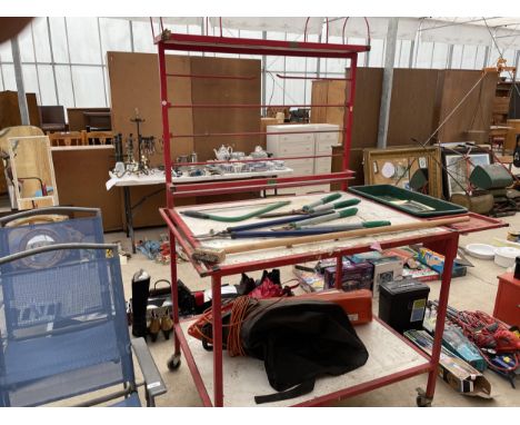 A LARGE METAL GARAGE WORK UNIT TO INCLUDE VARIOUS TOOLS AND A FLYMO BLOWER ETC 