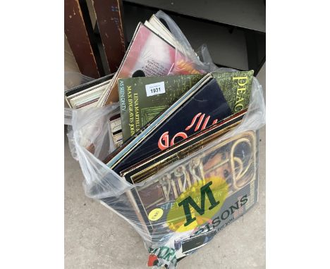 A LARGE COLLECTION OF VINTAGE LP RECORDS 