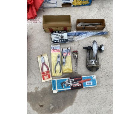AN ASSORTMENT OF TOOLS TO INCLUDE RECORD AND GEDORE STILSENS AND A SET OF MOLE GRIPS ETC 