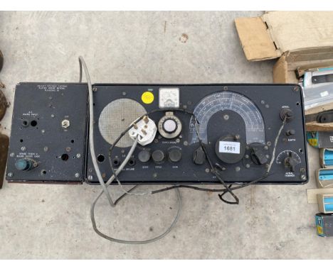 A VINTAGE ELECTRIC VOLT METER 