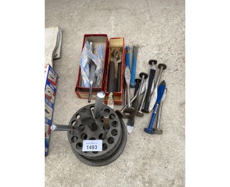 AN ASSORTMENT OF TOOLS TO INCLUDE PUNCHES AND CHISELS ETC 