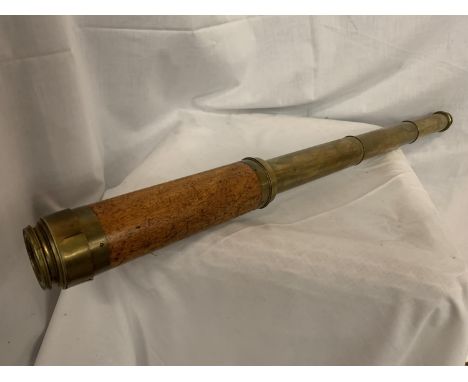 A VINTAGE BRASS AND WOOD TELESCOPE 