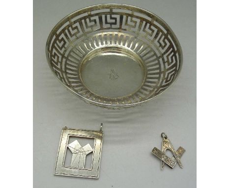 A Walker & Hall plated Masonic bowl, silver Masonic fob and a Masonic folding silver pendant