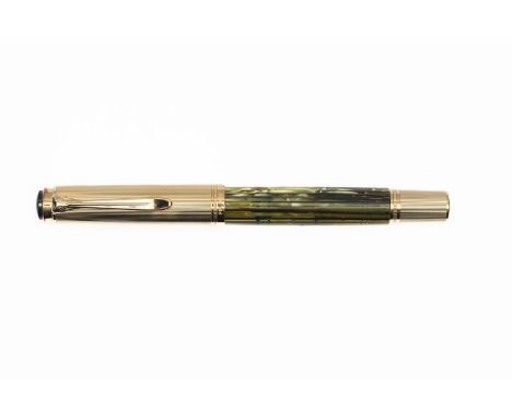 Pelikan M450 Tortoise & vermeil fountain pen, with box, outer box and papers. Produced by Pelikan as a modern version of thei