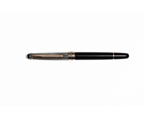 Montblanc 75th Anniversary Solitaire Doue sterling silver cap fountain pen. 144 model with Grain d'Orge barleycorn sterling s