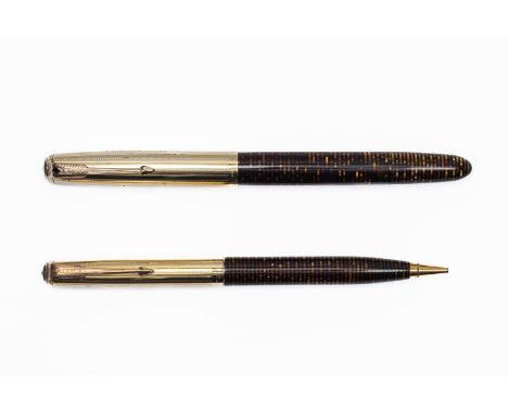 Parker Vacumatic Imperial Golden Pearl fountain pen single jewel set, boxed. Gold filled caps with alternating lined design o