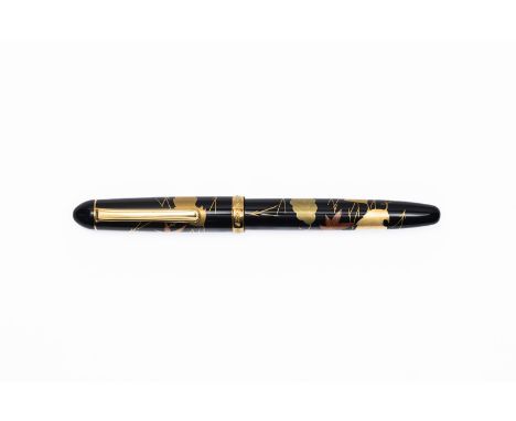 Platinum 3776 Urushi Maki-e collection fountain pen fall leaves. Likely from the early 1990â€™s, signature present on barrel 