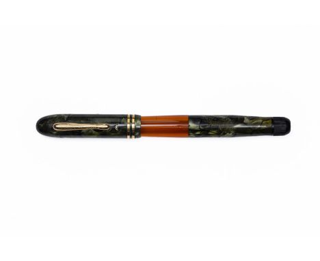 Conklin Vert Green marble Nozac fountain pen. This earlier model shares several design elements from its predecessor the Syme