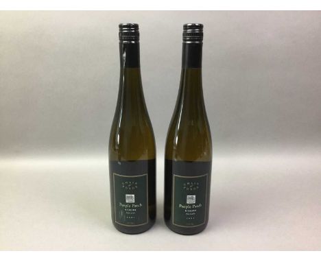 TWO BOTTLES OF CHAIN OF PONDS 2001 'PURPLE PATCH' RIESLING AUSTRALIAN WHITE WINE Each 12% ABV / 75clQty: 2