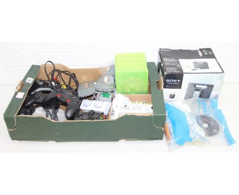 Qty of mixed gaming related items - control pads, Xbox 360 games to incl Gears of War 3, Lego Jurassic World, Halo 3, Xbox 36