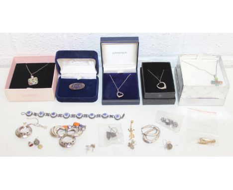 Qty of assorted boxed and other silver jewellery, most pieces marked and XRF confirmed, mainly earrings but to also inc a pie