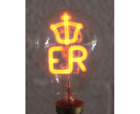 Mix of vintage light bulbs to incl three with Royal commemorative ER Crown filament for the 1953 coronation, and others, larg