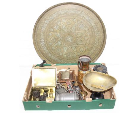 Qty of vintage metalware items to incl balance scales, weights, lidded pewter tankard, large brass charger/plate etc