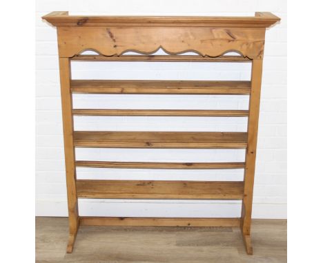 A vintage pine dresser rack with three shelves, one of two in the sale, 110cm x 26cm x 122cm