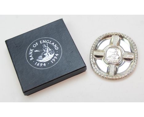 [66.51g] - Christopher Lawrence, Britannia standard silver Bank of England 300 years commemorative dish, Sheffield 1994, stam
