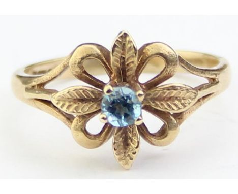 [2.11g, L] - a retro 9ct gold floral set ring with central aquamarine, marked for Birmingham 1993