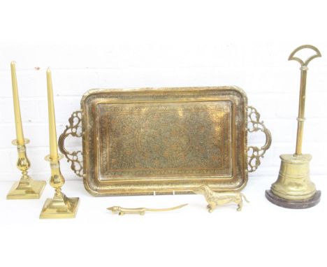 Qty of vintage and later brassware to incl candlesticks, doorstop, heavily engraved serving tray etc 58cm