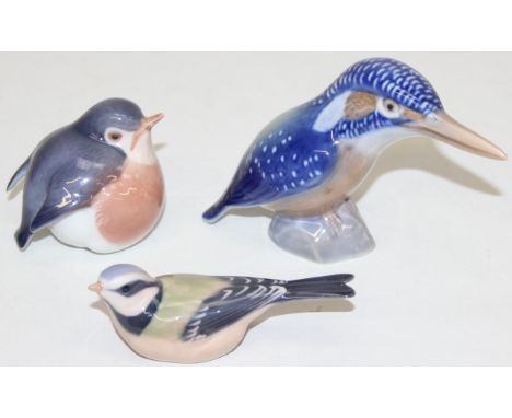 Royal Copenhagen - three figures of birds, 3234 Kingfisher, 1505 Bluetit &amp; 127 Robin, the largest 9cm tall  [3]
