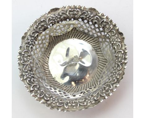 [31.61g] - a Victorian silver bonbon dish of pierced form, Birmingham 1899 by Saunders &amp; Shepherd, 12cm in diameter