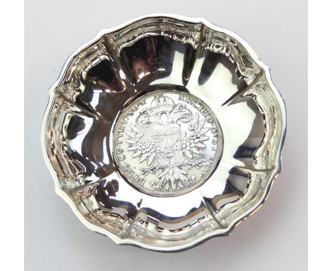 [78.33g] - a 925 silver dish set with a silver Thaler coin, the dish marked 925, the coin likely a restrike, 9cm in diameter