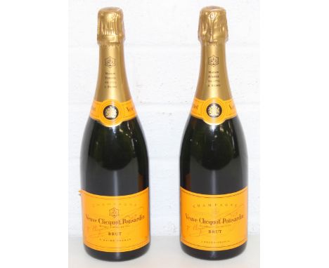 2 x 75cl bottles Vueve Clicquot Champagne 
