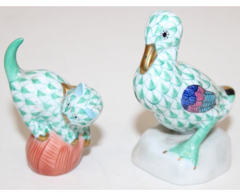 Herend - two pieces of Hungarian porcelain by Herend to incl a duck and a kitten on a ball of yarn, both with in the distinct