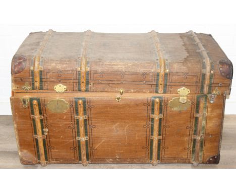 Large vintage canvas wooden ribbed shipping trunk by Madler's of Leipzig, 117cm x 60cm x 66cm