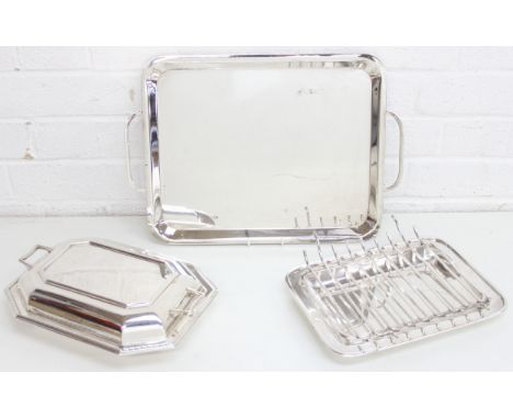 [3.5kg] - 3 silver-plated items to incl an Art Deco serving or entree dish with lid, twin-handled serving tray and a meat res