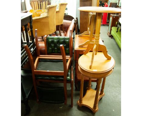 A PAIR OF MODERN SIDE CHAIRS WITH GREEN LEATHER BUTTON BACK AND SEAT, A LIGHT WOOD WINE TABLE AND A TWO TIER STAND (4) 