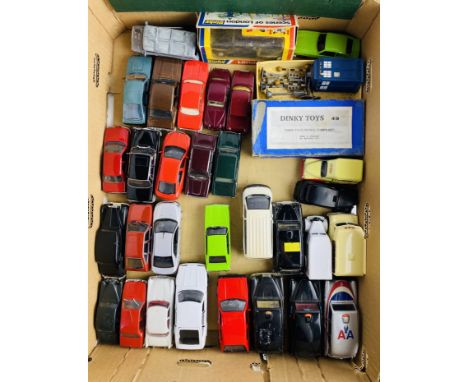 31x Assorted Diecast Vehicles, Including some Dinky Examples, Dinky Toys Petrol Pump Set &amp; Accessories -  Refer to Pictur