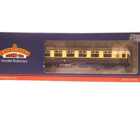 Bachmann 34-052A Collett coach GWR chocolate/cream third corridor. P&P Group 1 (£14+VAT for the first lot and £1+VAT for subs