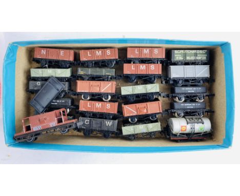 21x N Gauge Assorted Freight Wagons All Unboxed - P&amp;P Group 1 (£14+VAT for the first lot and £1+VAT for subsequent lots) 