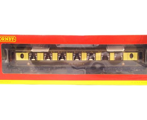 Hornby R4385 Pullman 12 wheel Third Parlour no 98, with lights. P&P Group 1 (£14+VAT for the first lot and £1+VAT for subsequ
