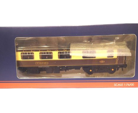 Bachmann 39-280B Pullman First Kitchen Falcon, umber/cream. P&P Group 1 (£14+VAT for the first lot and £1+VAT for subsequent 