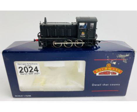 Bachmann Class 04  Loco with NO Detail Pack, NO  Instructions, Boxed - Damaged hand rails  P&amp;P Group 1 (£14+VAT for the f