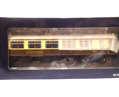 Bachmann 39-300A Pullman car 333 umber/cream. P&P Group 1 (£14+VAT for the first lot and £1+VAT for subsequent lots)Condition