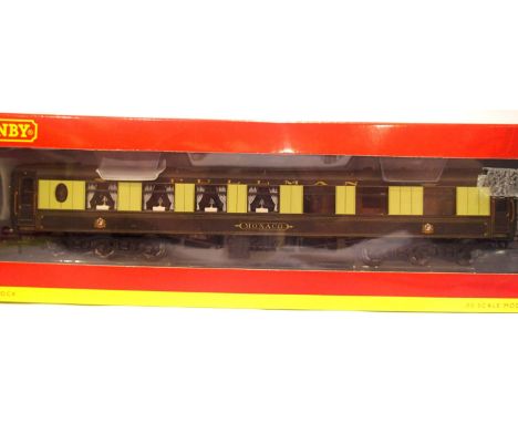 Hornby R4384 Pullman 12 wheel Monaco, first/kitchen with lights. P&P Group 1 (£14+VAT for the first lot and £1+VAT for subseq