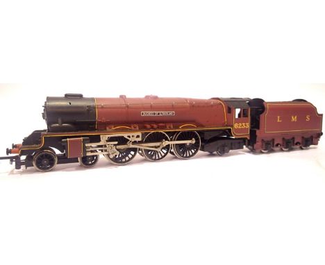 Hornby Duchess of Sutherland 6233, LMS Red. P&P Group 1 (£14+VAT for the first lot and £1+VAT for subsequent lots)Condition R