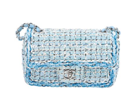 CHANEL Schultertasche "SINGLE FLAP", Koll.: Cruise 2019. Modell aus Tweed in verschiedenen Blautönen mit gläzenden Garnen, Di