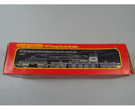 An OO Gauge Hornby R.739 75 Ton Breakdown Crane with Matching Trucks No: DB966111