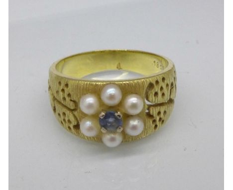 An 18ct gold, sapphire and pearl cluster ring, 9g, Q