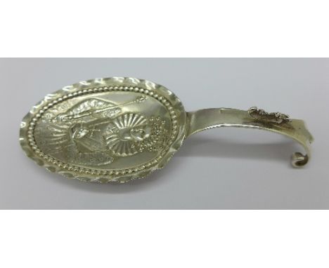 A Dutch silver caddy spoon, with Chester import hallmark for 1904, length 107mm